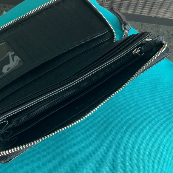 Michael Kors wallet - Picture 8 of 10